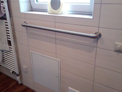 Flexo - Haltestange im Badezimmer
