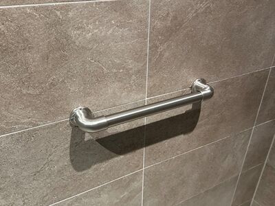 Flexo Haltegriff in der Dusche