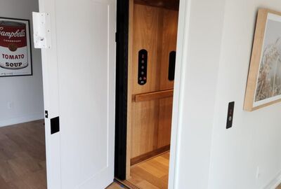 FlexoHauslift - Bei geschlossener Tür vermutet hier niemand einen Lift