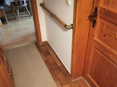 Flexo - Haltestange im Flur